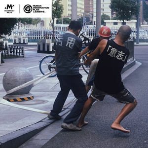 老师脱👙让学生摸🐻站起来做
