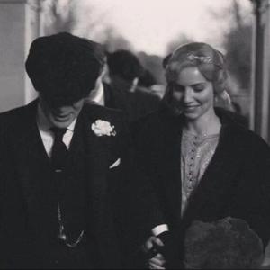 一人吸乳一人做爰视频
